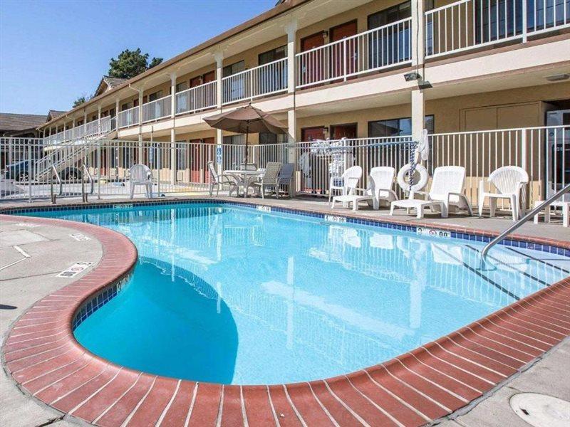 Quality Inn & Suites Woodland - Sacramento Airport Buitenkant foto