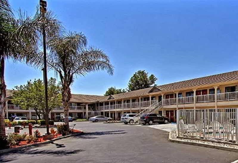 Quality Inn & Suites Woodland - Sacramento Airport Buitenkant foto