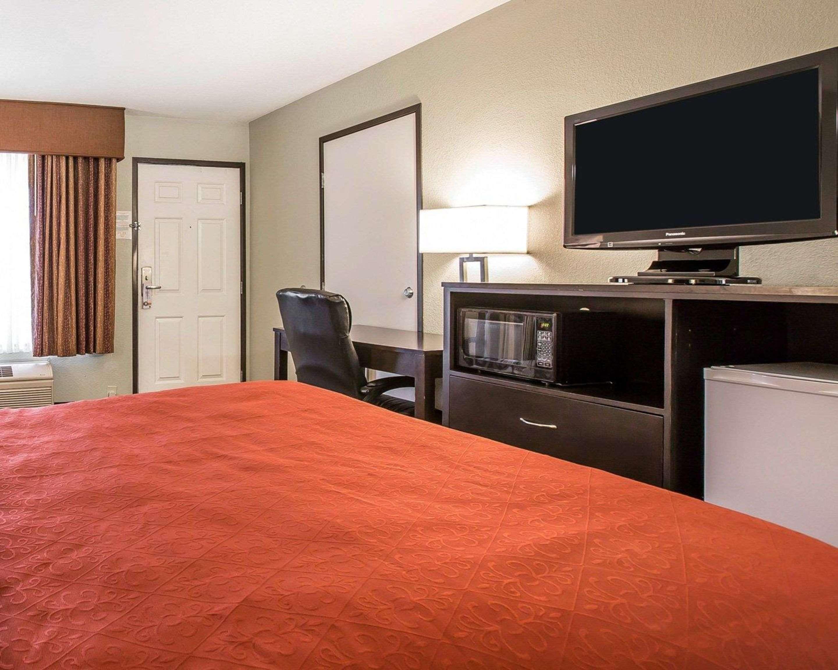 Quality Inn & Suites Woodland - Sacramento Airport Buitenkant foto