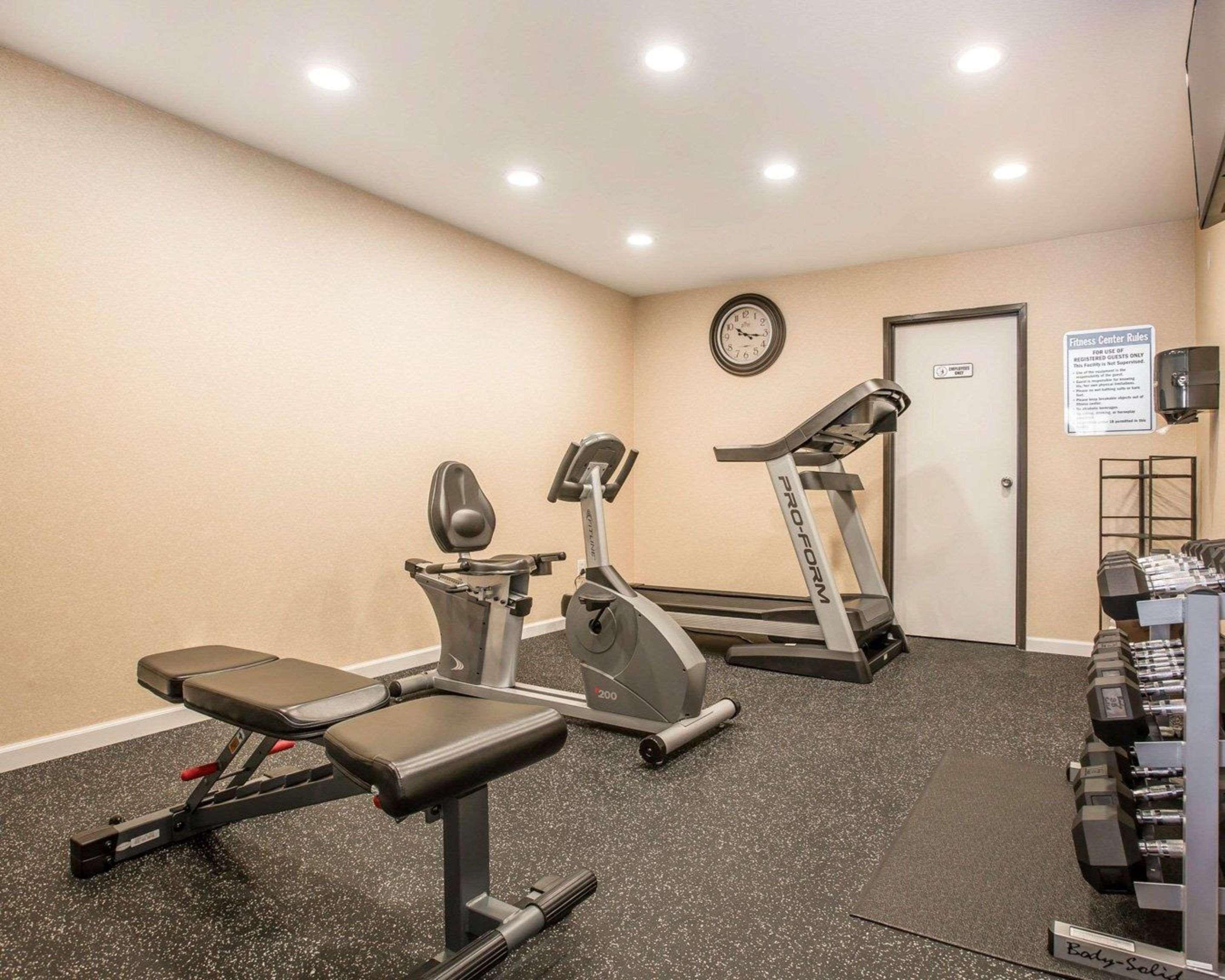 Quality Inn & Suites Woodland - Sacramento Airport Buitenkant foto