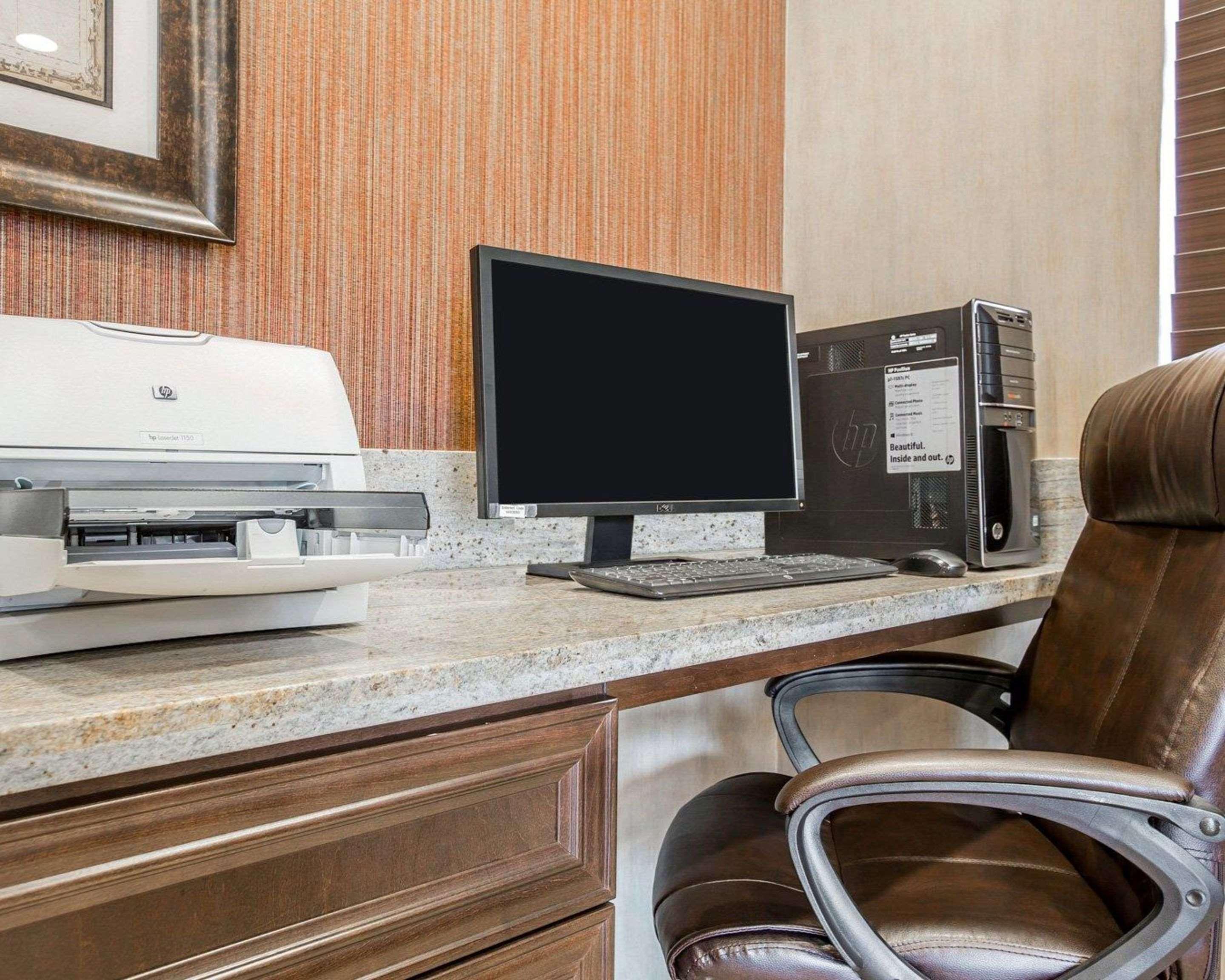 Quality Inn & Suites Woodland - Sacramento Airport Buitenkant foto