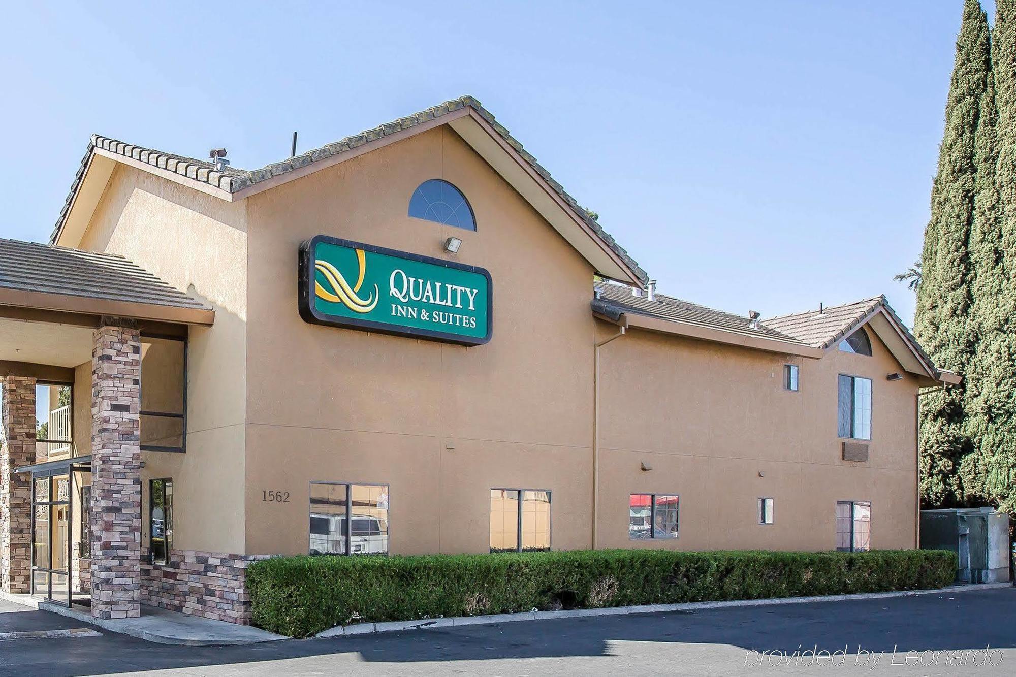 Quality Inn & Suites Woodland - Sacramento Airport Buitenkant foto