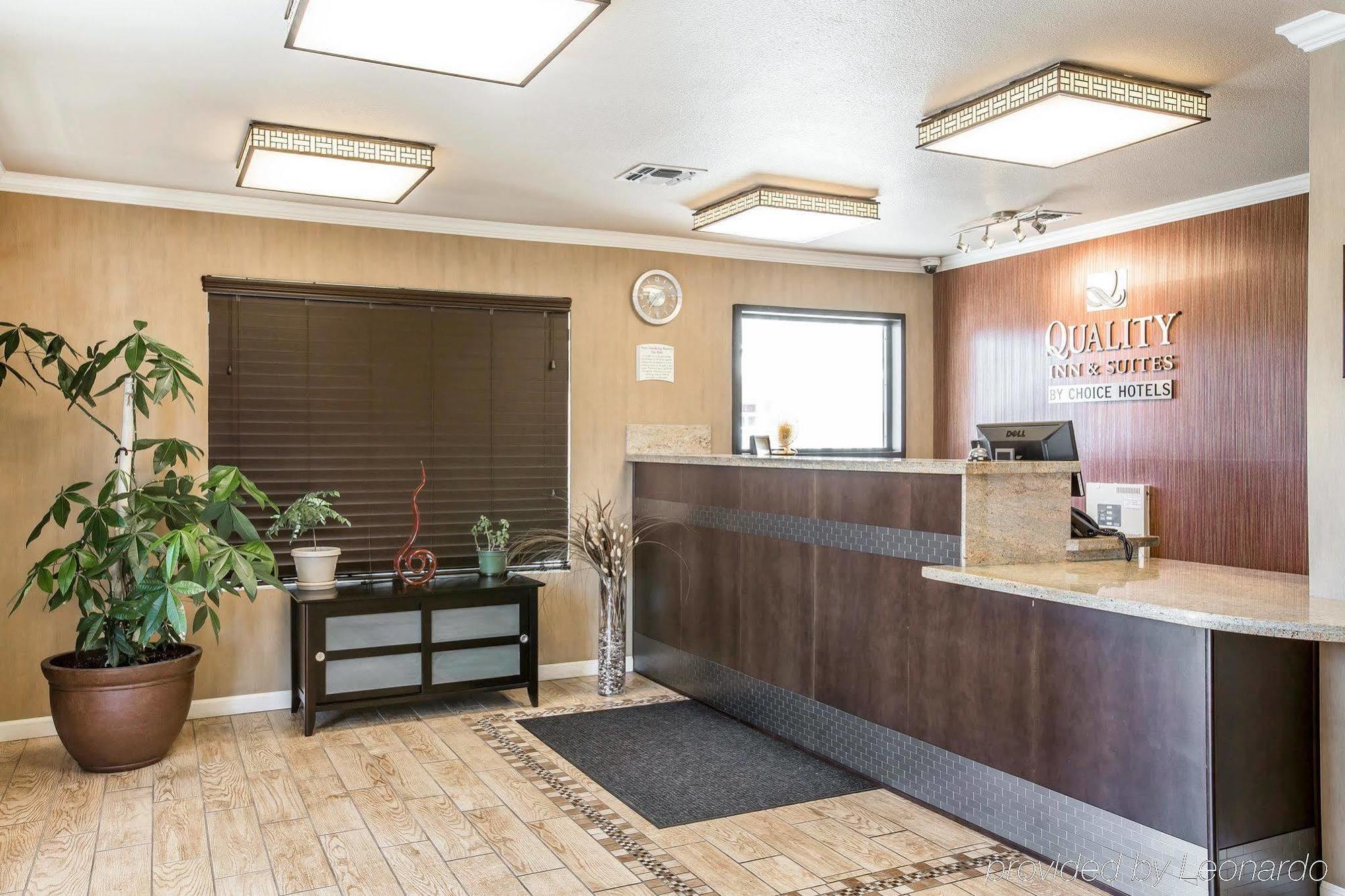 Quality Inn & Suites Woodland - Sacramento Airport Buitenkant foto