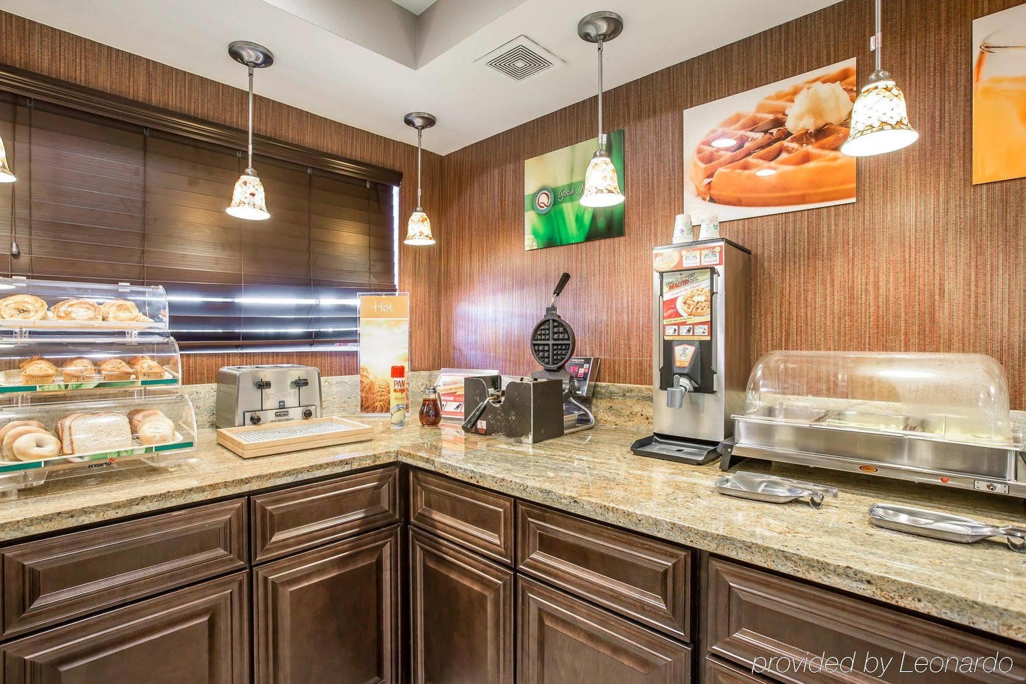 Quality Inn & Suites Woodland - Sacramento Airport Buitenkant foto