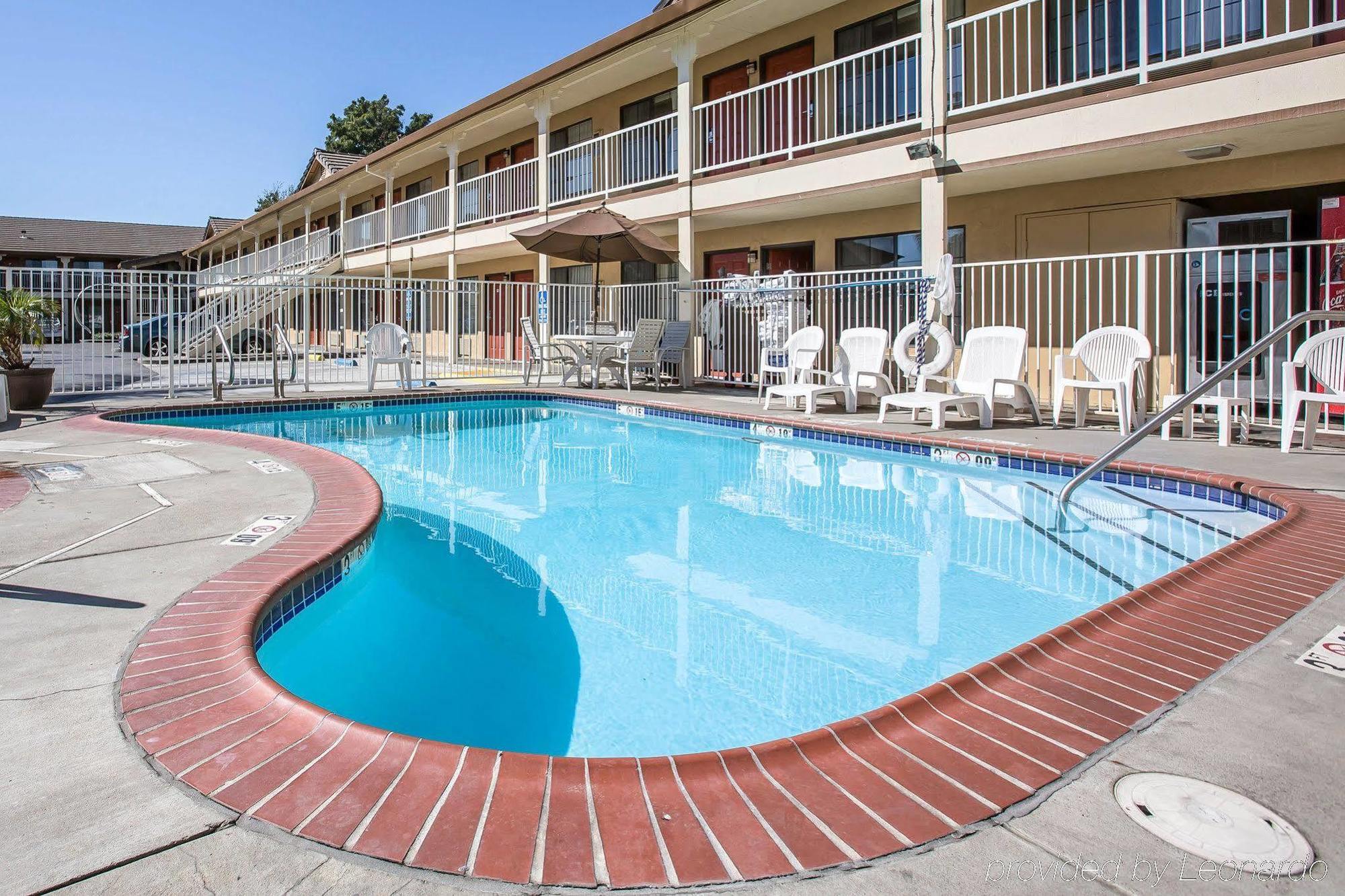 Quality Inn & Suites Woodland - Sacramento Airport Buitenkant foto